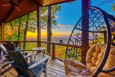 Epic views of the mountains and Wears Valley from multiple decks and rooms