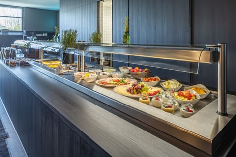 Daily buffet breakfast for a fee