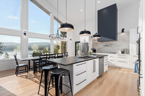 Kitchen and Dining space