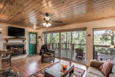 Studio (2 Bedrooms) | Front of property