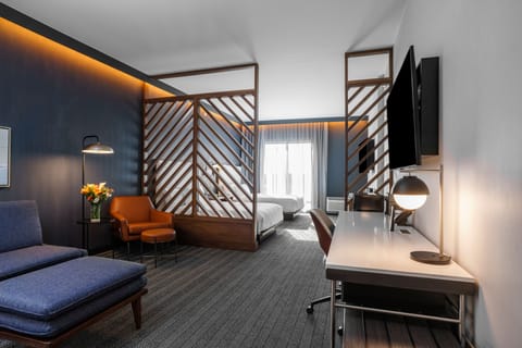 Hypo-allergenic bedding, in-room safe, desk, laptop workspace