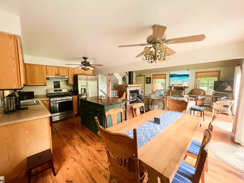Kitchen/dining area. - Kitchen/dining area.