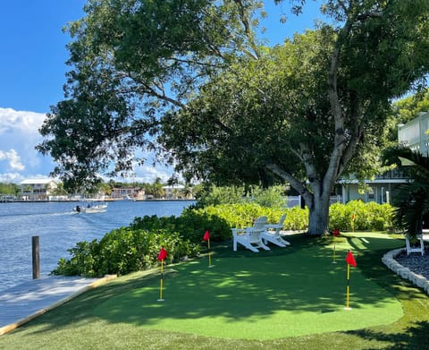 Waterfront √ Dock √ Open Water Access√ Mini Golf√ Game Room√ 