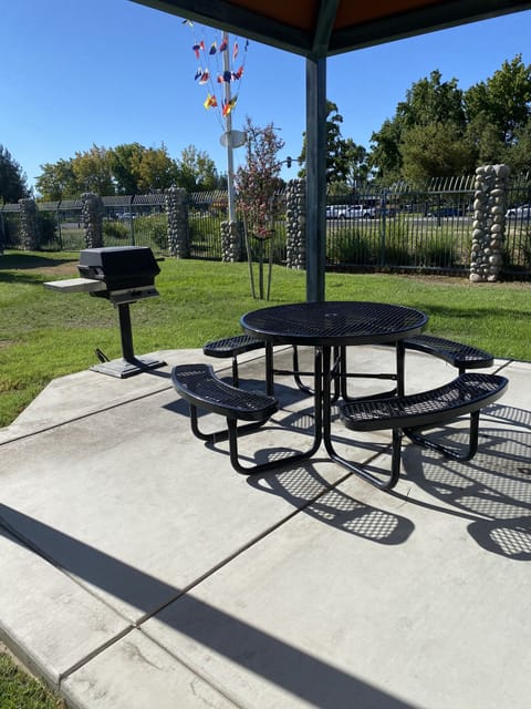 Out door eating area