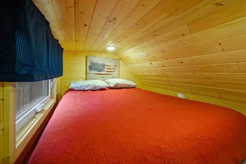 Get ready for some of the BEST SLEEP in this comfy QUEEN Sized Bed. 