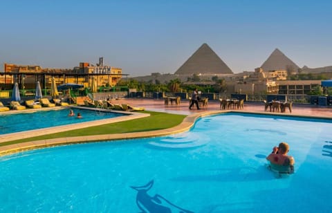 2 outdoor pools