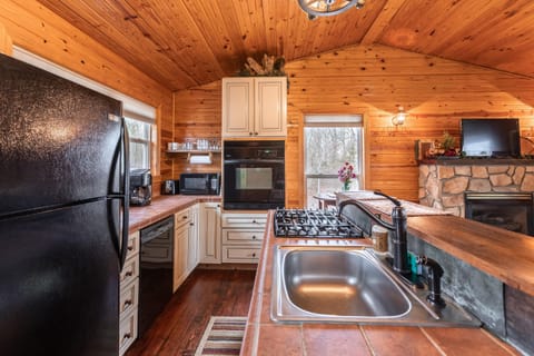 Kitchen - Gas Stove Top - Oven