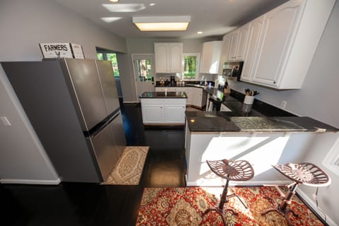 Fully Stocked Kitchen!