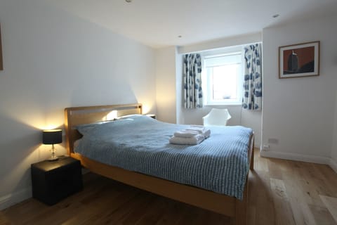 Bedroom with king size bed