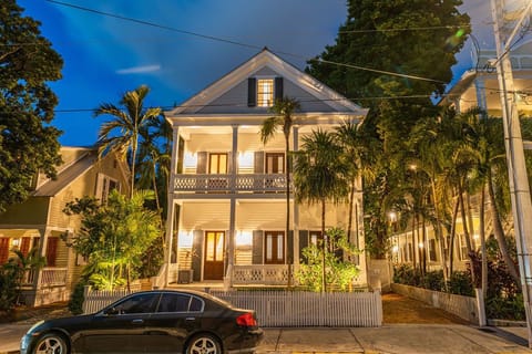 Welcome to The Gideon Lowe House Circa 1866