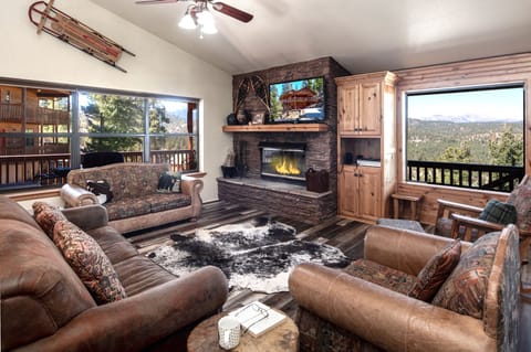 Studio (3 Bedrooms) | Front of property