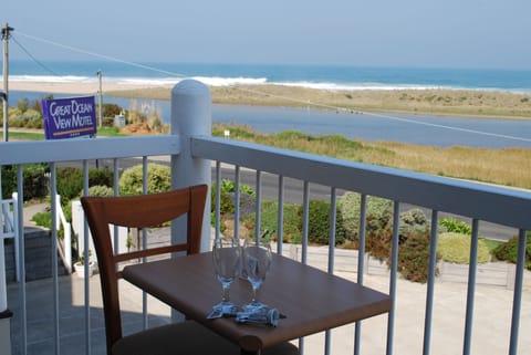 Upper Balcony Ocean View Queen | Balcony
