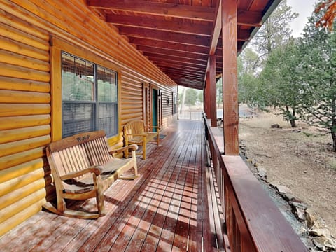 Studio (2 Bedrooms) | Property amenity