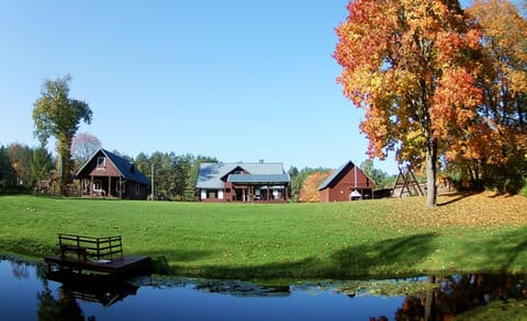Villa "Dzukijos uoga" in autumn