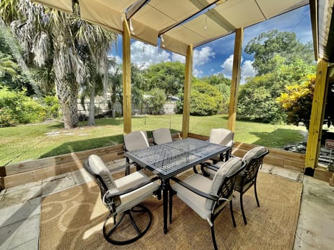 Screened In Patio