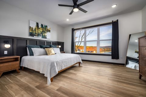 King Master suite on main level.