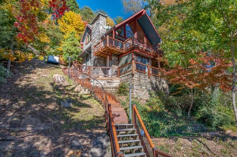 Welcome to Hickory Hideaway!