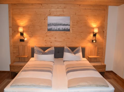 Double Room | WiFi, bed sheets