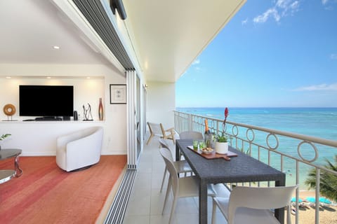 Spacious Lanai with Gorgeous Ocean/Beach View