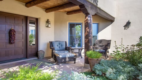 Front entrance with quiet sitting area