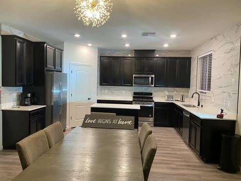 Your Cozy and Stylish Place for an Urban Escape!