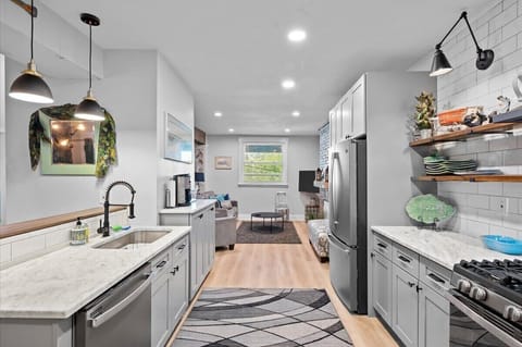 Full Size and large kitchen, great for cooking meals, or hanging out together