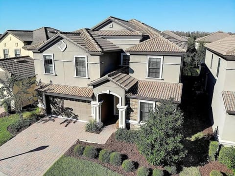 Beautiful 9bd/5ba Villa