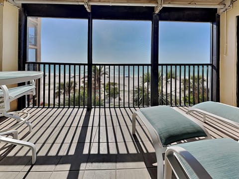 Condo (2 Bedrooms) | Property amenity
