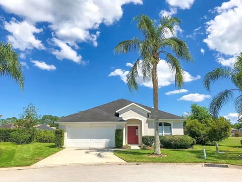 Safe, Mature Neighborhood w/ Driveway & Garage Parking 