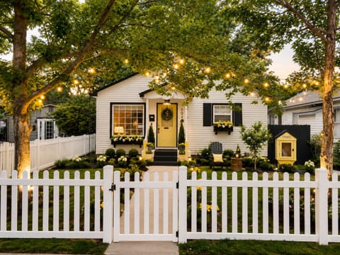 Charming North End cottage with a fully fenced front and back yard.