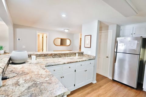 Another view of the kitchen!