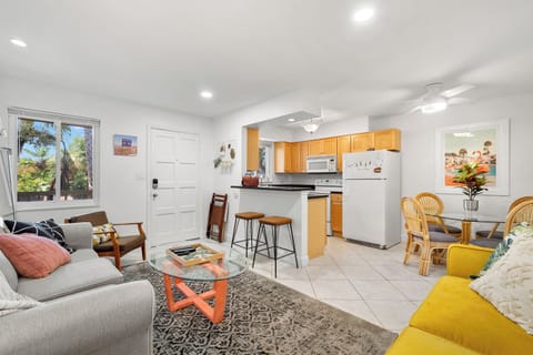 Condo, 1 King Bed with Sofa bed, Pool View (#17 - No Pets) | Living area | 40-inch flat-screen TV with digital channels, TV