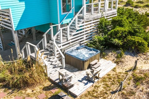 Surf-or-Sound-Realty-980-Hot-Tub