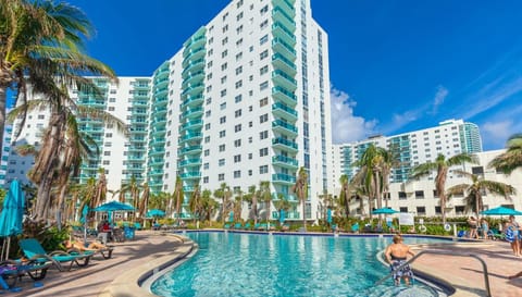 One bed Tides 2nd floor Hollywood Beach Miami (7787)