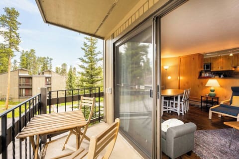 Condo, Multiple Beds, Hot Tub | Outdoor dining