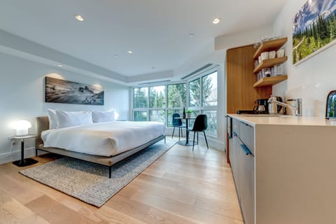 Bedroom 1: King + Kitchenette