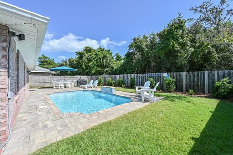 Back Patio & Pool