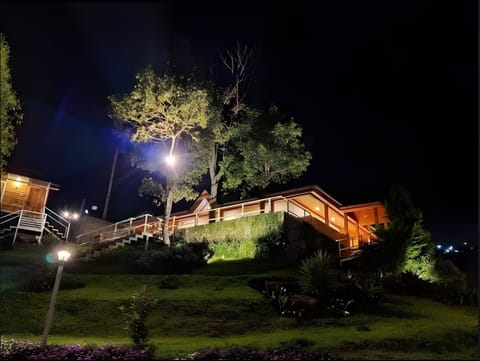 Tile House (Valley view) | Free WiFi, bed sheets