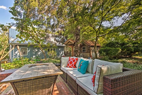 Mercersburg Vacation Rental | 2BR | 1BA | 1,200 Sq Ft | Stairs Required