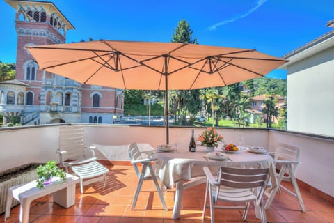 Family Apartment, 2 Bedrooms, Balcony (Appartamento Gaya Stresa Center) | Outdoor dining