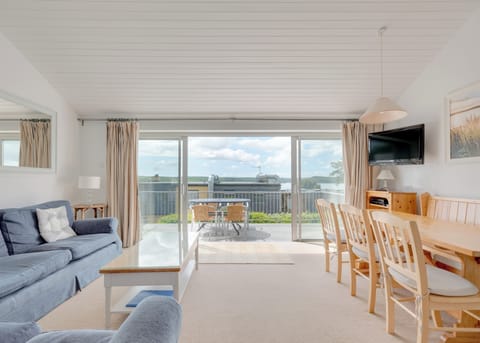 Cottage | Living area
