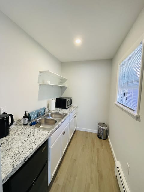 Kitchenette - Seperete Ground floor