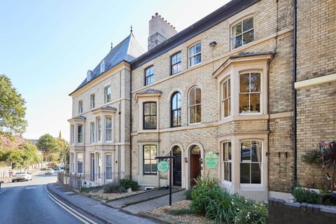 The Captain's Loft, Whitby - Host & Stay