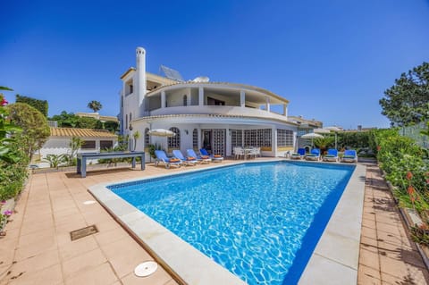 Villa Elanor image