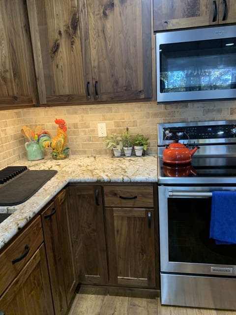 Gourmet Kitchen with lots of amenities!