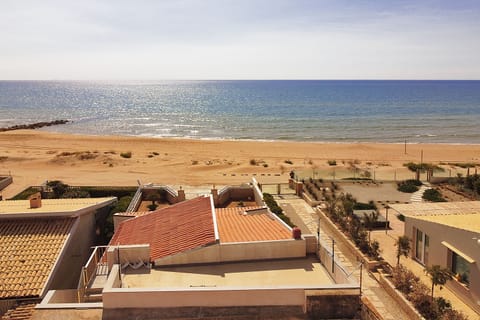 Aerial view of the property located directly in front of the sea