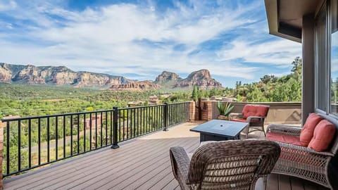Magnificent Sedona views.  It's worth it just for the deck!