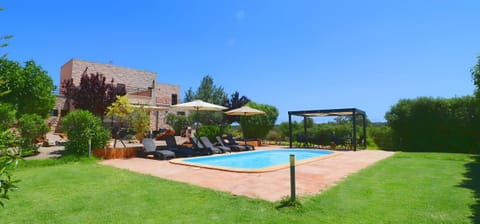 Beautiful finca in Majorca, with pool and garden. Vigili 417