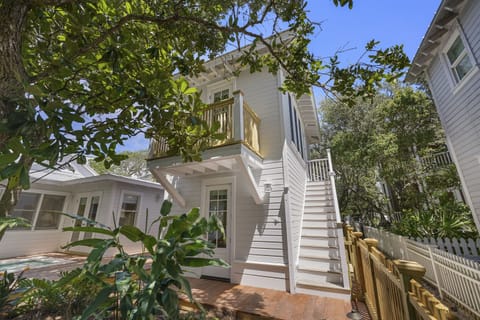 WELCOME TO FEELING TIPSEA IN SEASIDE, FLORIDA