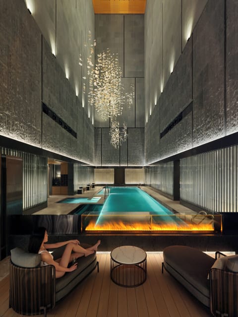 Indoor pool, sun loungers